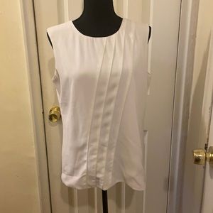 Elizabeth & Clarke White Sleeveless Shirt